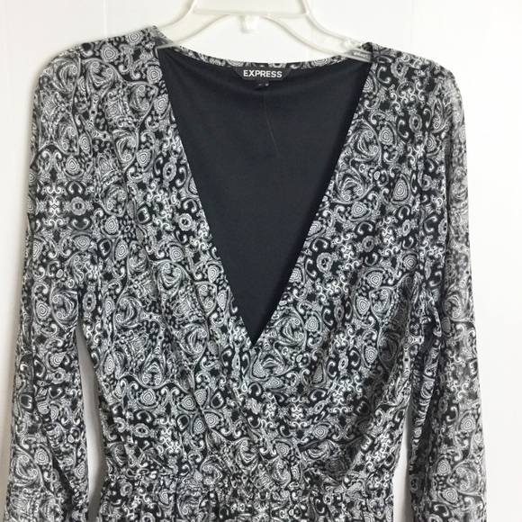 Express Long Sleeve Shorts Romper Size M Black & White Women’s - Picture 3 of 4